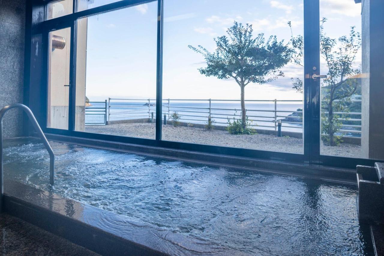Hotel Nami Kumano Exteriör bild